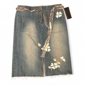 NWT Kenneth Cole Denim Skirt with Floral Embroidery Size 8 Y2K